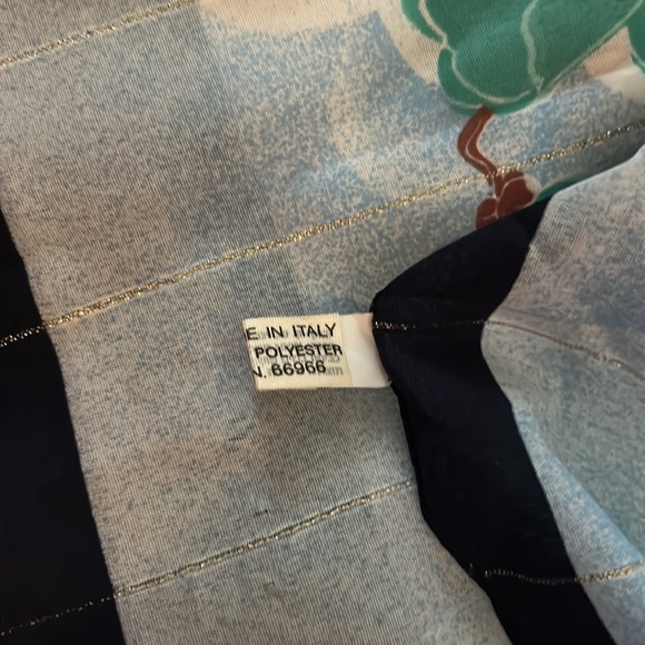 Scarf - Picture 3 of 6